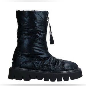 (374$) ELENA IACHI 2021 HOTTEST BLACK NYLON
QUILTED SNOW BOOTS size 39